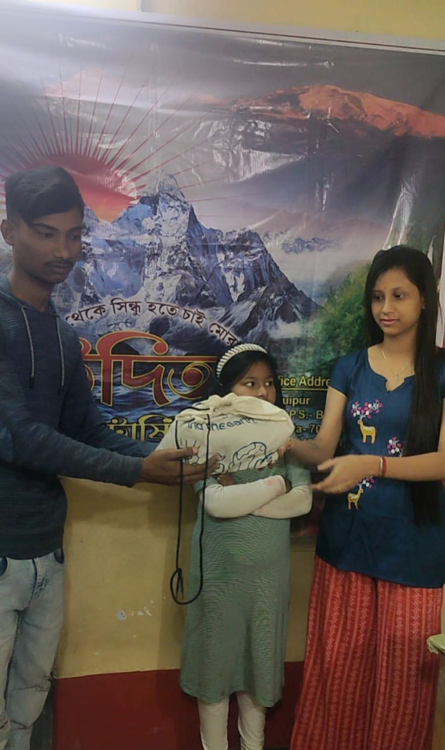 School Kit Handover to Young Students